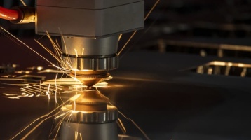 Лазерная резка металлических пластин: подробное руководство по основам